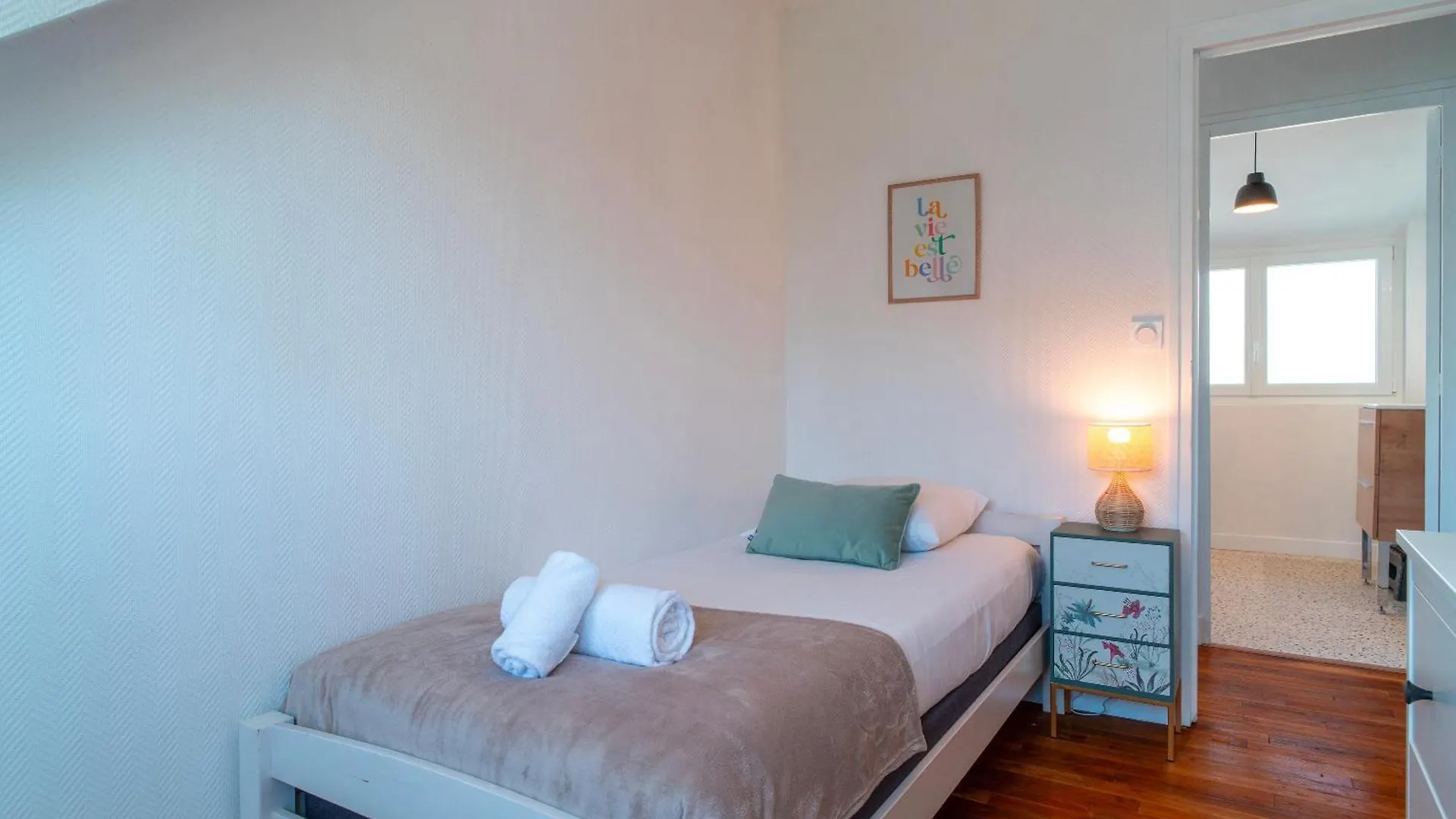 La Maison Des Chemins -A Pied Des Sentiers Cotiers Le Tour-du-Parc 0*,